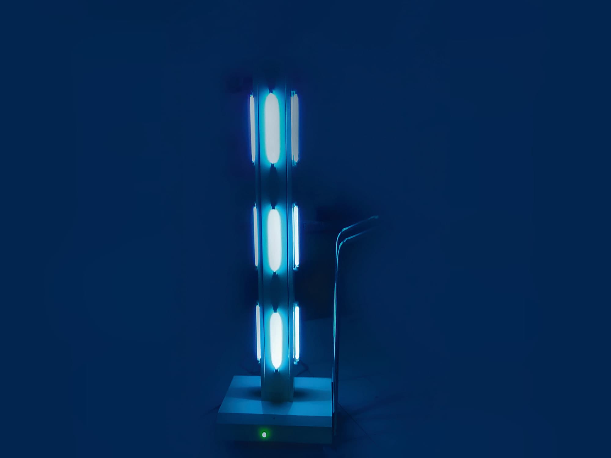 Simbona UVC tower with lamps operating